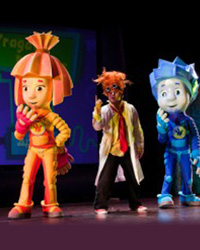 Fixi Show – Musikalische Kindervorstellung von großen Puppen (Figuren)